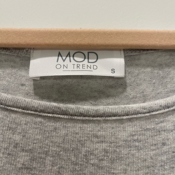 Mod On Trend | Gray Twist Tie Tank Top - Picture 3 of 3